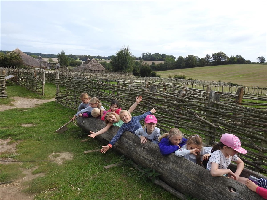 Year 3 and 4 spend the day at Butser Ancient Farm