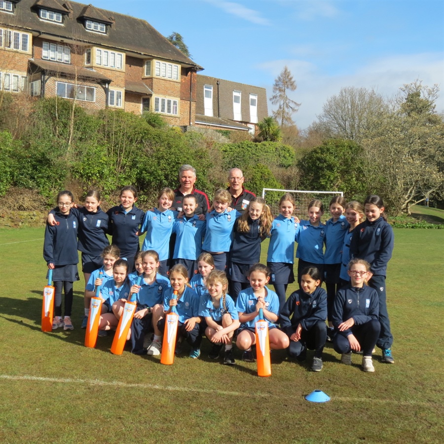 Pupils attend a Cricket Workshop run by Grayshott Cricket Club