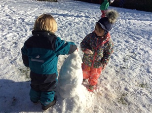 Nursery Children Enjoy St Ives Snow